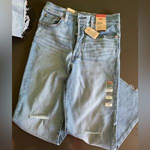 Levi’s Ribcage Straight Ankle